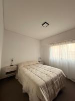 Espacioso Departamento en Microcentro con Cochera - B&B Bahía Blanca