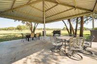 Canyon Lake House w/ Porch, Views + Private Gazebo - B&B Canyon Lake