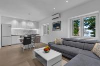 Modern City Center Apartment Max - Chambres d'hôtes Makarska