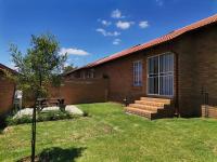 Lovely 2 Bedroom Townhouse with private garden - B&B Centurion