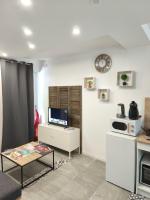 studio proche du marché de Noël de Strasbourg - Bed and Breakfast Schiltigheim