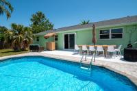 Palm Paradise with Private Pool by StayLage - B&B Largo