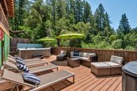 Skyview Grove Cabin - Bed and Breakfast Camp Meeker