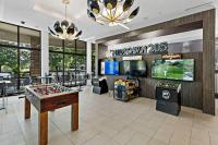 Urban Comfort 1BD Sleeps 6 DT 5 Min Gym & Parking - Bed and Breakfast Charlotte