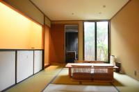 Queen Room with Garden View