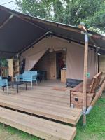 Camping des 3 Pommiers - Tentes Safari - B&B Houyet