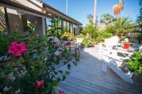 Kamer met Queensize Bed en Uitzicht op de Tuin