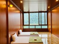 Triple Room with Lake View