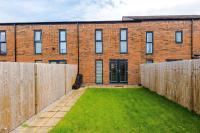 Stunning 2 Bedroom House in Salford close to City Centre - PS5, Free Parking and WiFi - Ferienwohnung Manchester