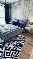 Exclusive Garden Oasis with Jacuzzi & Private Parking - B&B Trnava
