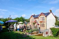 Towennan - four bedroomed apartment in quiet seaside village. - Chambres d'hôtes Gwithian