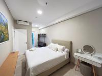 Two-Bedroom Deluxe Apartment with Garden View