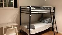 Bed in een Slaapzaal voor Mannen met 4 Bedden