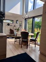 Uusi, ilmastoitu ja valoisa 4 hlö huoneisto omalla sisäänkäynnillä - B&B Joensuu