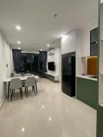Three-Bedroom Apartment with Balcony