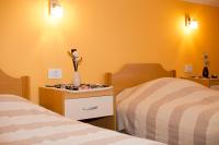 Chambre Double ou Lits Jumeaux avec Salle de Bains Commune