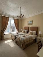 Twin Room with Shared Bathroom