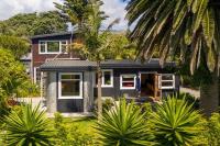 Waikanae Olde Beach Palm Cottage 2 min to Beach - B&B Waikanae