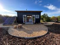 Cosy Tiny Container Cabin - B&B Carterton