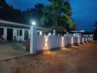 K Seven Guest Inn - B&B Trincomalee