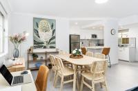 Crows Nest comfort - Laidback living with garden - ER138 - B&B Sydney