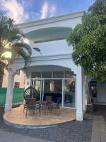 Apartment in villa with sea view - Ferienwohnung Calodyne