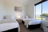 Waterfront Home with a View and Deck - Ferienwohnung George Town (State of Tasmania)