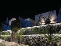 Koniko Santorini Private Pool Villas - Ferienwohnung Synterína