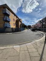 Modern 1BR Apartment 4 Guests Central Stay - B&B London