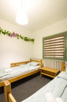 Chambre Lits Jumeaux avec Salle de Bains Commune