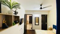 Apartment with Garden View