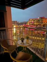 Perfect 1BR With Magnificant Bayview Garden View Near Okada, Solaire, Aiports, FREE PARKING - Chambres d'hôtes Manille