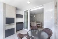 Apto c/piscina a 2min da praia de Bombas CVA305 - B&B Bombinhas