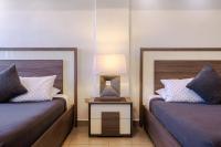 Deluxe Queen Suite