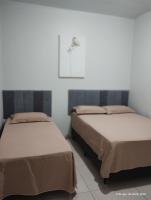 Casa com ar no quarto garagem espaço que cabe uma camionete cozinha completa - B&B Sinop