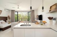 Estudio con vistas al jardín