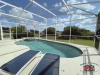 556 Gorgeous home with Pool and Spa Not Overlooked at Back 3 Bedrooms and 2 Full Bathrooms - Chambres d'hôtes Davenport