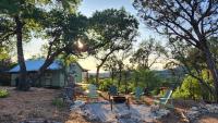 Private Cabin with Amazing Hilltop Views of Sunrise, Sunset and Wildlife & Hot Tub - B&B Canyon Lake