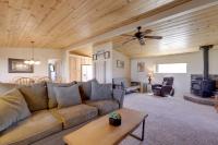 Rustic Bullhead City Retreat with Porch and Views - Ferienwohnung Bullhead City