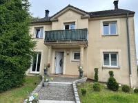 Holiday House -10 min Clervaux Castle- Ruim Vankantiehuis Luxembourg - B&B