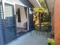 Six Kamahi Guest Studio - B&B