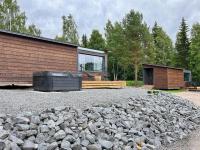 Himosranta Suite A - Private Suite with Hot Tub & Lake Views - Ferienwohnung Jämsä