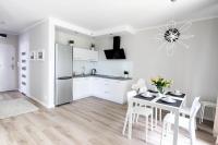 Apartment with Pool View 