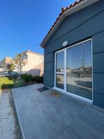 RunWay Stay-24h self check in- Athens Airport - B&B Limín Mesoyaías