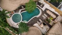 Layla Cabana - 7BR Villa in Pererenan - With Private Pool, Spa, Cinema & Gym - B&B Tambakboyo