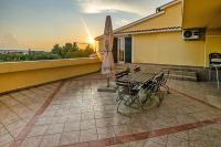 Appartamento con 4 Camere da Letto