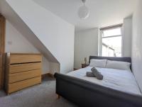 Family-sized comfort - Walk to Lake City Centre - Chambres d'hôtes Cardiff