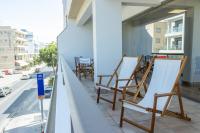 Cosy & Bright European Uni Apt - B&B Stróvolos