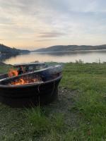 A Peaceful Waterfront Escape - La Perle du Lac - Chambres d'hôtes Dégelis