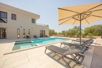 Villa Cvita by AdriaticLuxuryVillas - B&B Poličnik